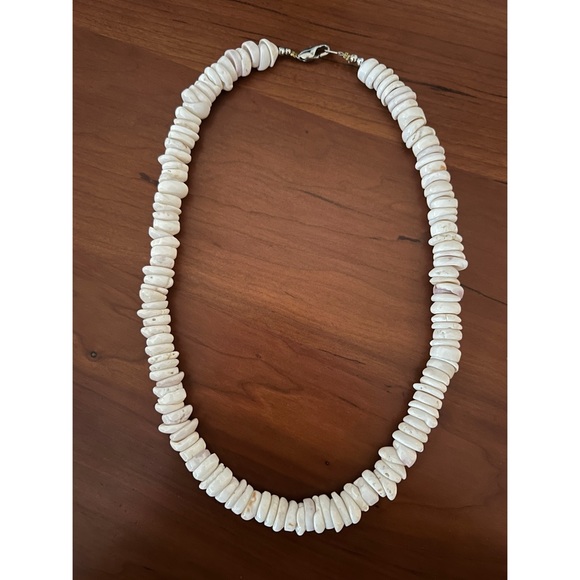 Vintage Hawaiian Puka Shell Necklace. - Picture 1 of 10